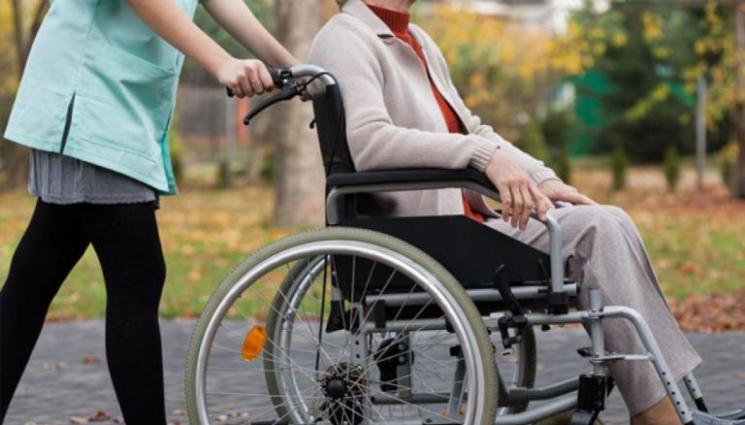 Лични асистенти - Вдигат парите на личните асистенти със задна дата