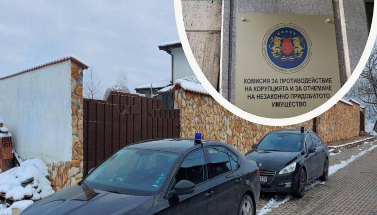 кп - Комисията на Цацаров влезе в Община Луковит