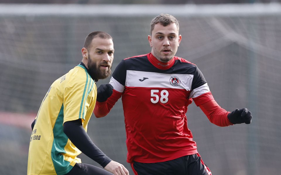 Отборът на Локомотив (Пловдив) победи с 3:1 Марица в приятелски