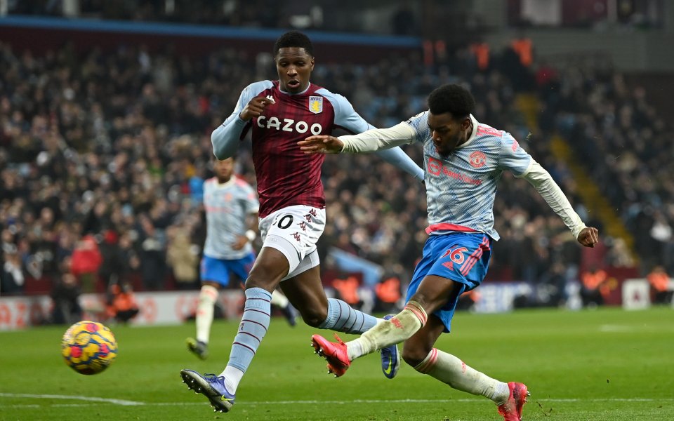 Астън Вила и Манчестър Юнайтед играят при резултат 0:1 след