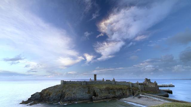 Конкурс за крале и кралици за управление на 300-годишен остров