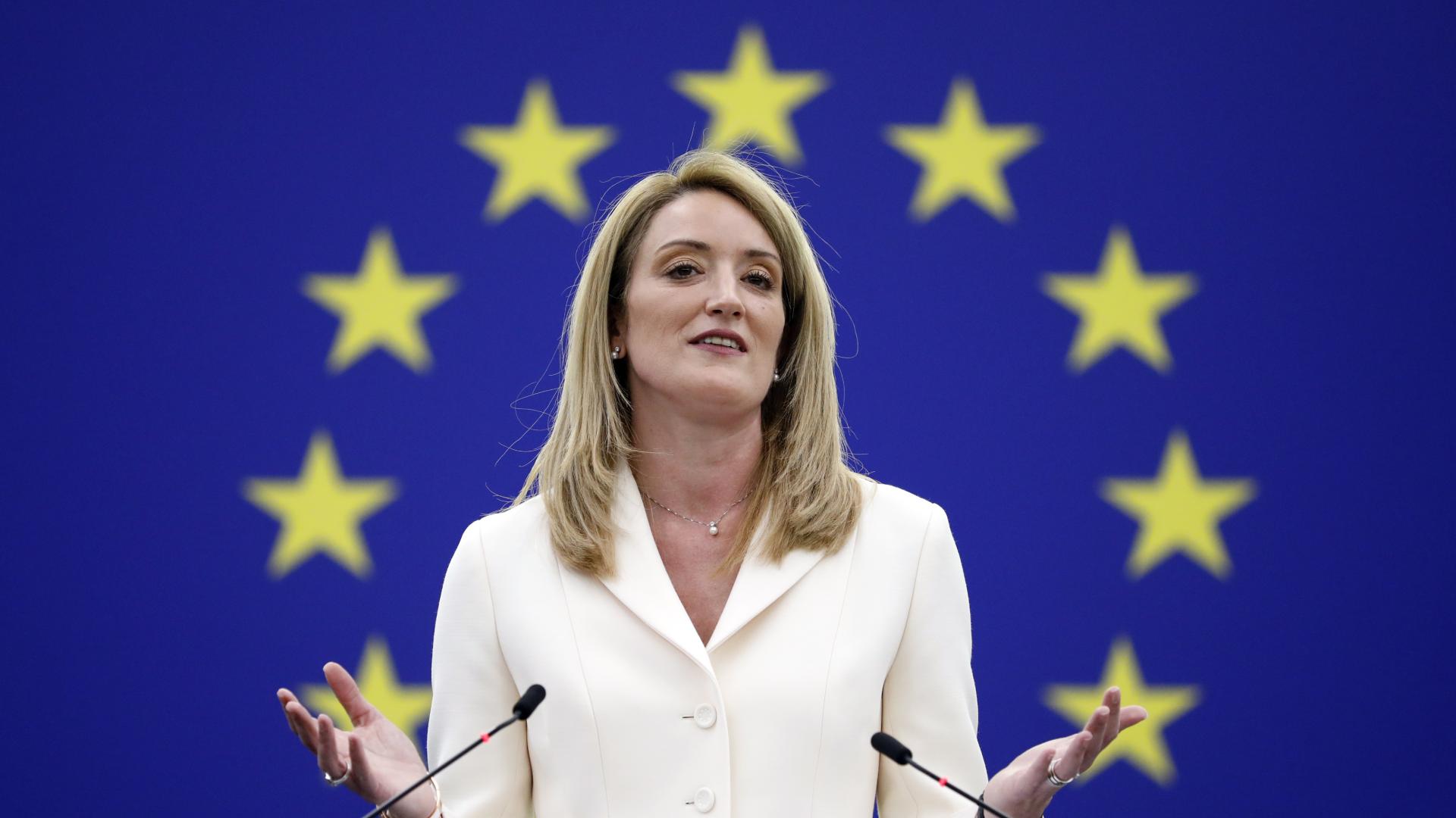 Председателят на Европейския парламент Роберта Мецола разговаря днес с българския