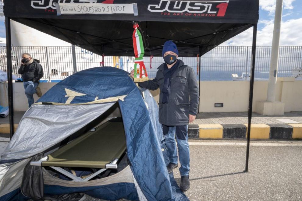 Кметът на италианския град Месина обяви гладна стачка в знак