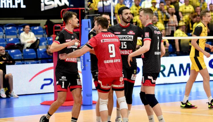 Нефтохимик - Волейболният ни шампион падна от турски тим само за час в турнира за купата на CEV