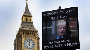 Британският премиер Борис Джонсън приветства разследването на Скотланд ярд във