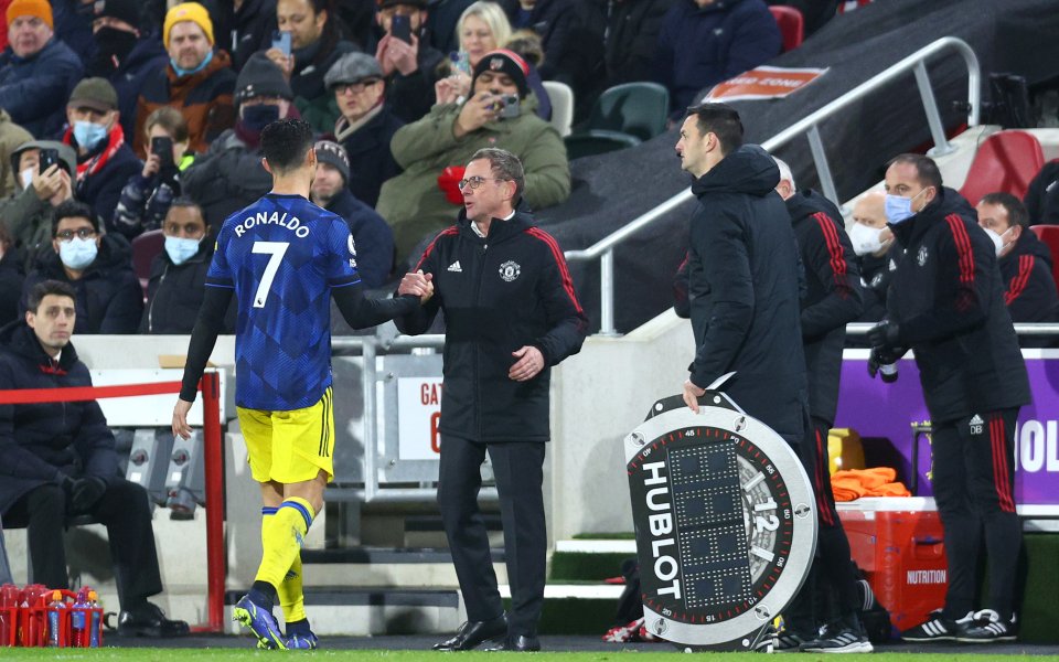 Манчестър Юнайтед спечели с 3:1 гостуването си на Брентфорд и