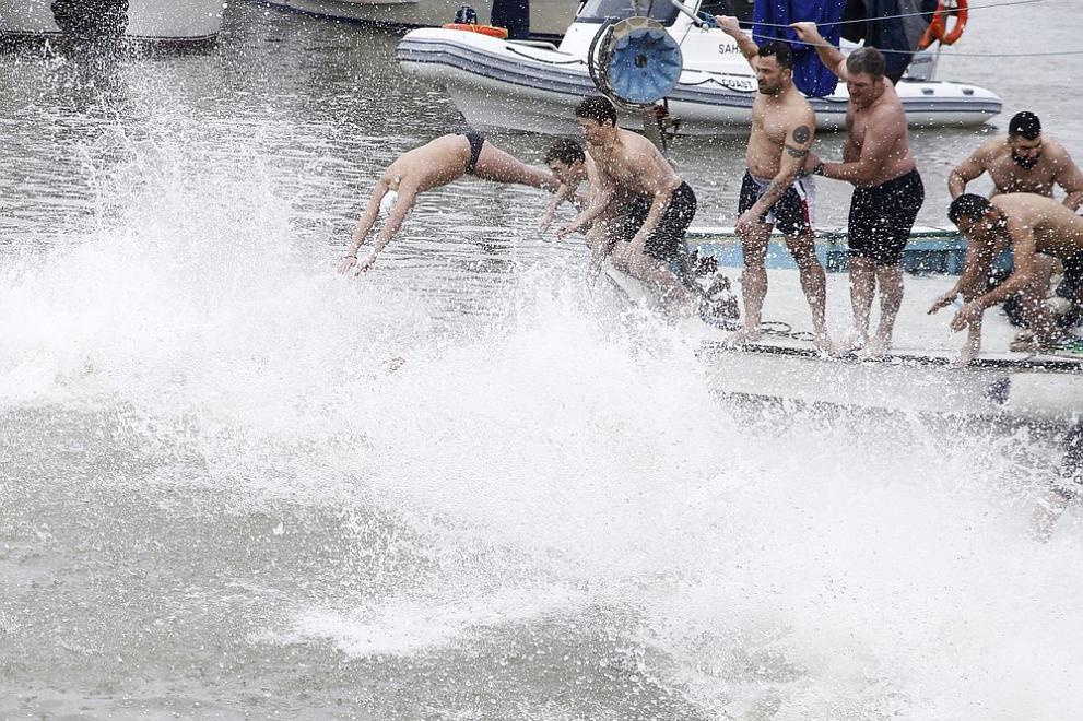 На Богоявление в босненския град Мостар за първи път момиче