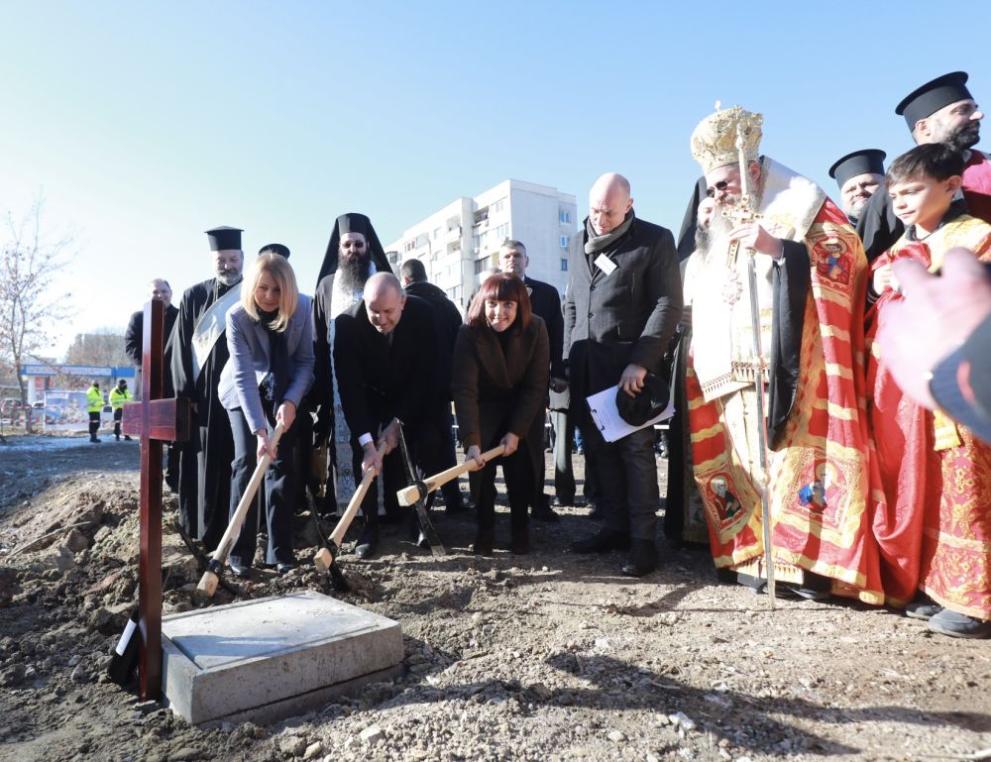 В столичния ж.к. Люлин“, държавният глава Румен Радев участва в