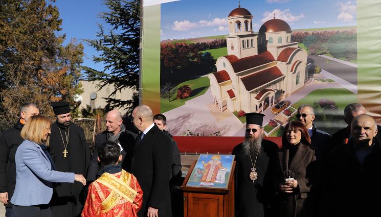 църква Люлин - Издигат втора църква в