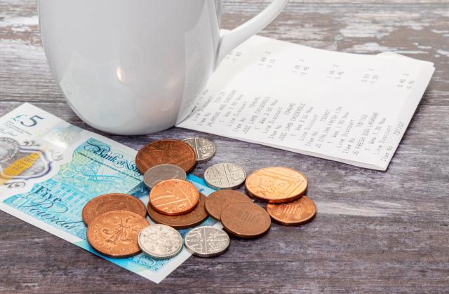 С повече настроение и по-щедри покупки посрещнахме Новата година, показва