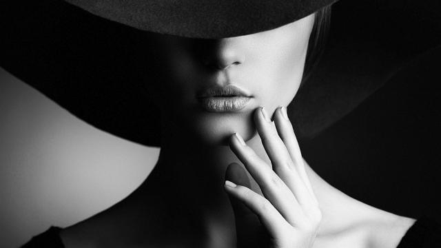 Самотна моделка не може да си намери гадже, била много красива