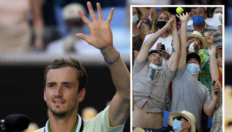Медведев - Медведев опита да се сдобри с публиката на Australian Open