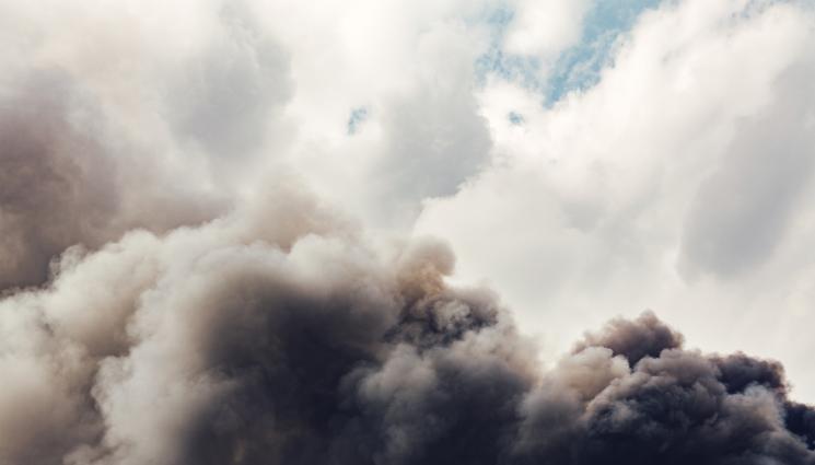 дим - СОФИЯ ИЗПУШИ: Пламна столичен квартал, летището закрито от дим! (СНИМКИ)