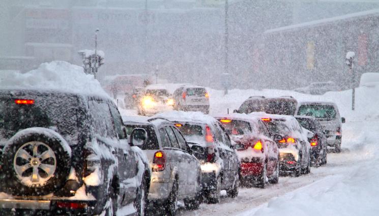 СНЯГ КОЛИ - АД В ЦЯЛАТА СТРАНА: Сняг и преспи в Хаинбоаз и Шипка (СНИМКА)