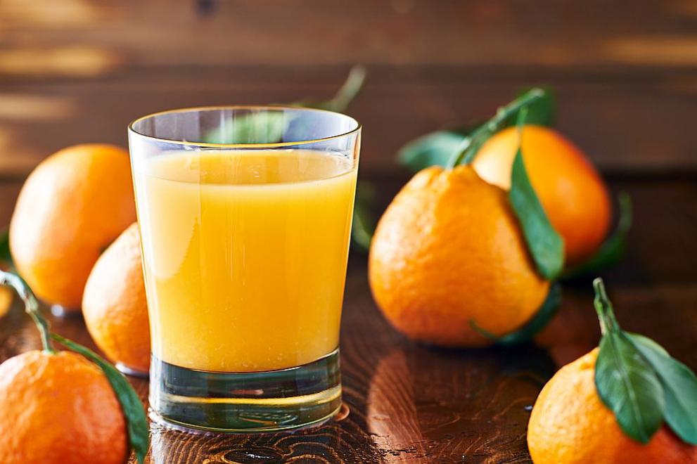Голяма порция портокалов сок понижава кръвното налягане, а редовната консумация