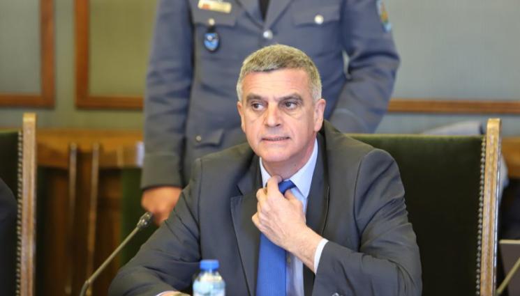 Янев - Янев отрече струпване на войски на НАТО у нас, препоръча да не се чете чужда преса