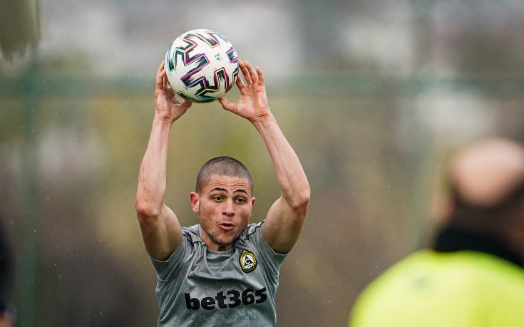 Гръмотевици удариха Локо Сф и Славия в Турция