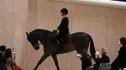 Шарлот Казираги се появи на кон за дефилето на „Шанел“ на Седмицата на висшата мода в Париж