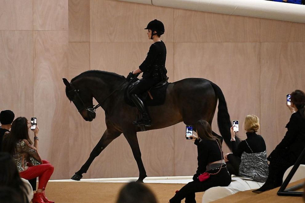 Шарлот Казираги от княжеското семейство на Монако откри на кон