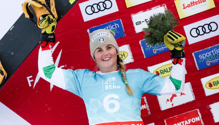 Микела Мойоли - Сноубордистка сменя контузената София Годжа като знаменосец на Италия на Игрите в Пекин