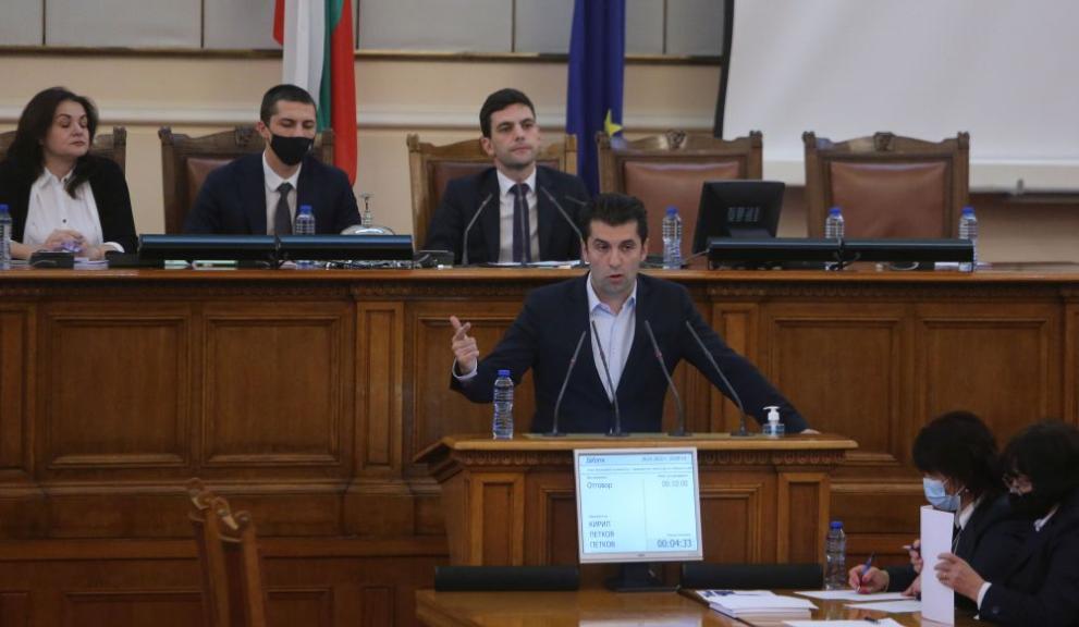 Започна изслушването на министър-председателя Кирил Петков в парламента за резултатите