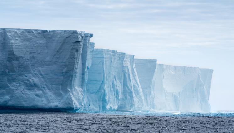 айсберг - Един от най-големите айсберги в света се е стопил наполовина