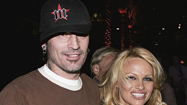 Топ 10 на най-романтичните и безумно глупави звездни прояви на любов