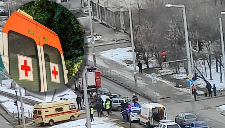 катастрофа Младост - ВОЙНАТА НА ПЪТЯ: Три коли се нанизаха на ключов булевард в София, автомобил блъсна жена