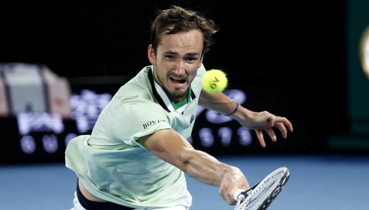 Рафаел Надал Медведев финал - Медведев схруска унгарец