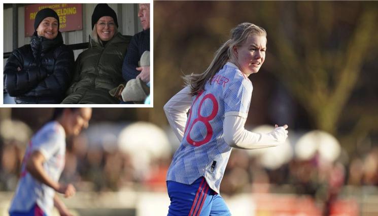 Оле Гунар Солскяер - Щерката на Оле дебютира за Юнайтед, гордият татко гледа от трибуните