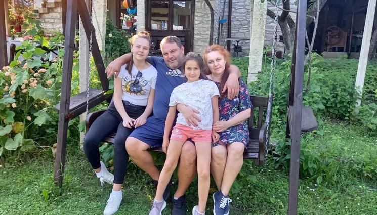 реставратър Враца коли - Стелиян съживява москвичи и жигули, старите таратайки излизат като нови от гаража му във Враца