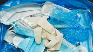 Над 200 000 тона медицински отпадъци голяма част пластмасови са