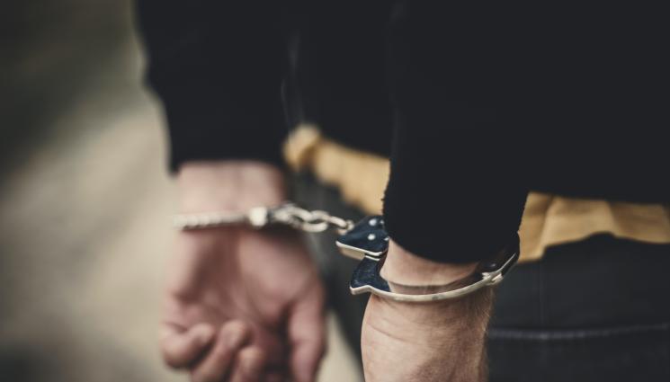 арест - 18-годишен с гадже прегазил мъжа в Пернишко, помел го с джип „Фолксваген Туарег“