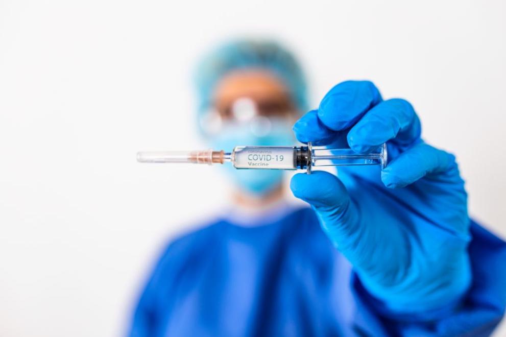 60-годишен мъж по всяка вероятност се е ваксинирал десетки пъти