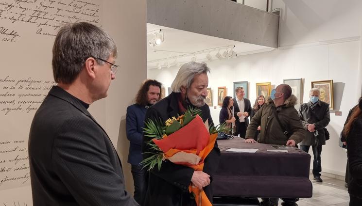 Майстора - Фен на черното и червеното грабна наградата на Майстора