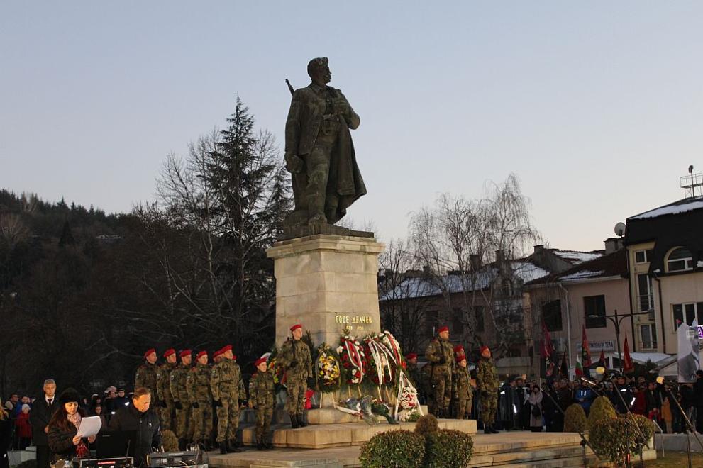  Кирил Петков и Румен Радев в Благоевград за честванията за Гоце Делчев 