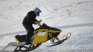 На косъм от сериозен инцидент в ски курорта Добринище Мъж