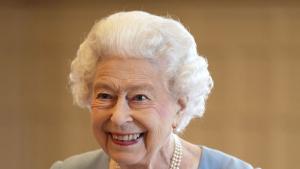 Кралица Елизабет Втора отмени планираните си виртуалните ангажименти защото леките