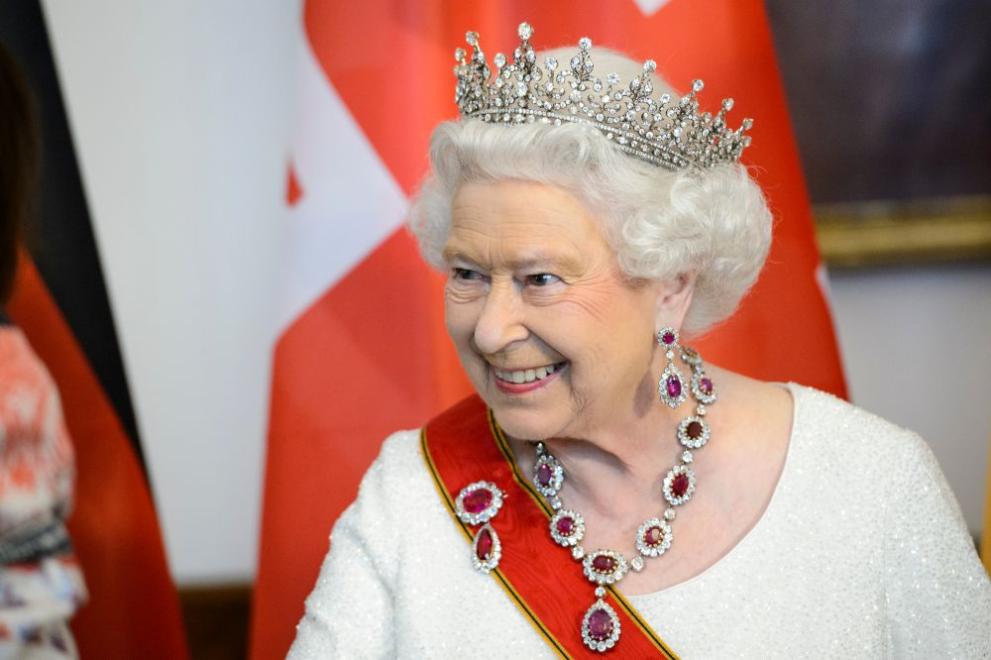 Британската кралица Елизабет Втора стана вторият най-дълго управлявал монарх в