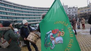 Около 50 противници на зеления сертификат се събраха на протест