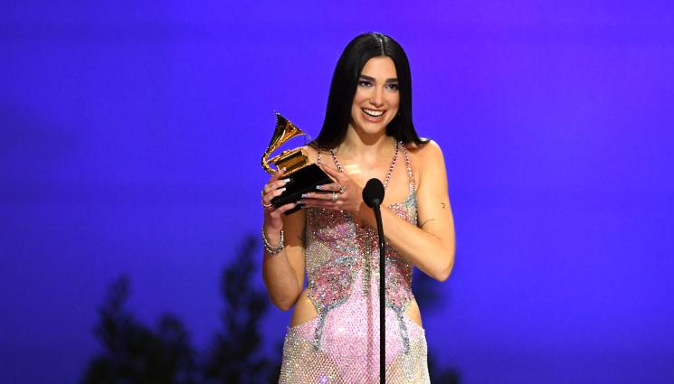 Дуа Липа - Дуа Липа релаксира под слънцето на Маями (СНИМКА)