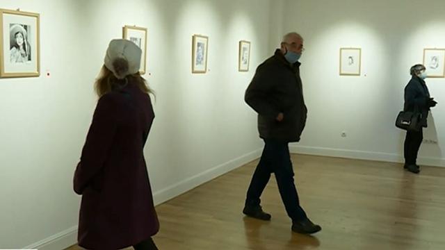 Вяра в мечтите: За броени часове изкупиха картините на жена от социален дом (ВИДЕО)