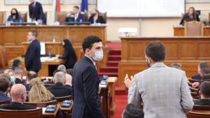 Депутатите се захванаха с приемането на трите бюджета за 2022