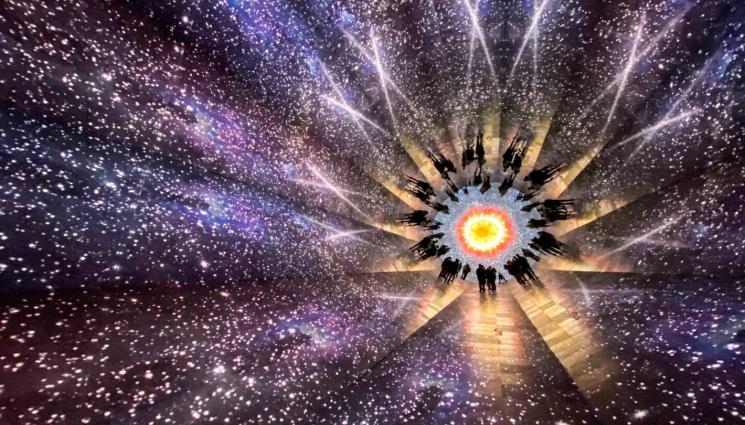 ХайТех - Илюзия за безкрайно пространство в най-големия калейдоскоп