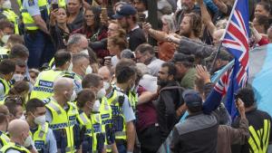Новозеландската полиция пристъпи към силово премахване на протестния лагер пред