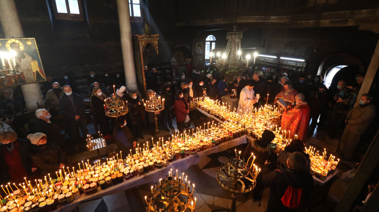 <p>На 10 февруари Българската православна църква почита паметта на Св. Харалампий Чудотворец</p>