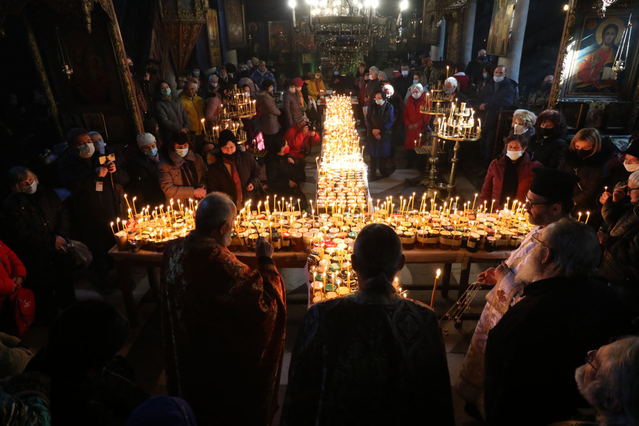 <p>На 10 февруари Българската православна църква почита паметта на Св. Харалампий Чудотворец</p>