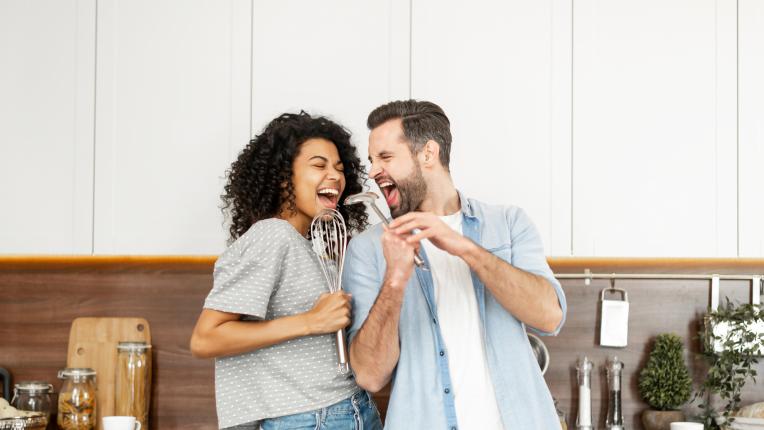  8 хрумвания за срещи вкъщи 