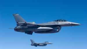 Има индикации че доставката на първите самолети F 16 предвидени за