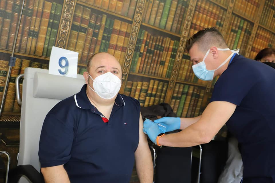 Любо Нейков